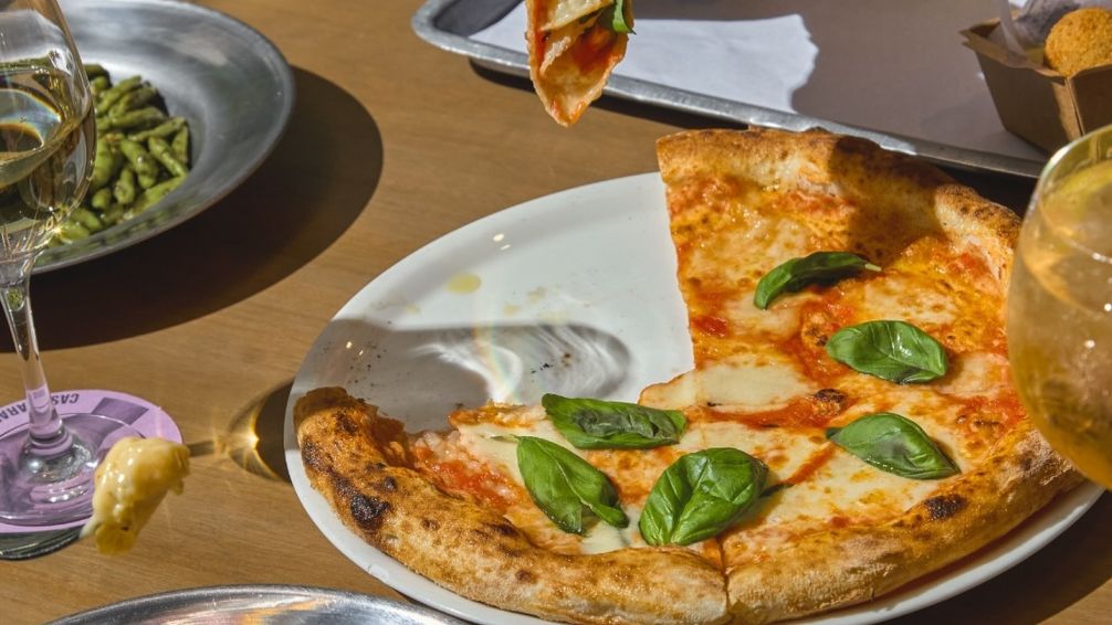 Restaurantes de chefs famosos donde comer bien y barato todavía es posible