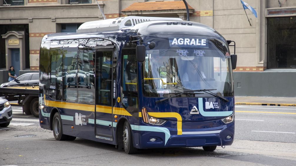 Descubrí Buenos Aires a bordo de un colectivo eléctrico: historia, cultura y rincones imperdibles