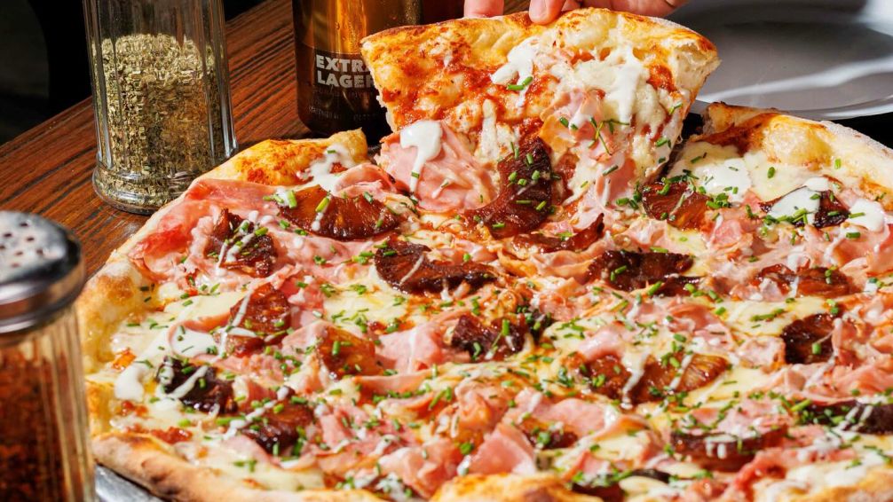 Hell's Pizza activa el modo fanático: pizzas XXL con hasta 40% de descuento en Buenos Aires