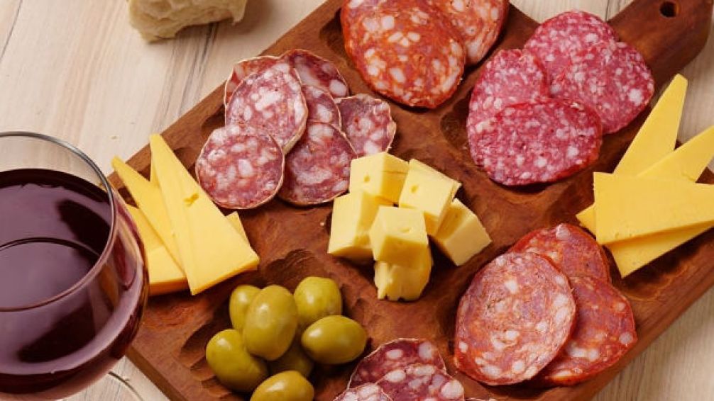 Salame, queso y vino: la fiesta imperdible para foodies que aman lo casero