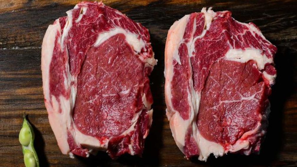 La tapa de ojo de bife: el corte que conquistó la parrilla porteña