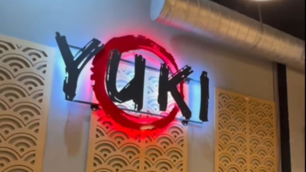 Yuki: el sushi libre secreto de Belgrano que llega a tu mesa en cinta transportadora