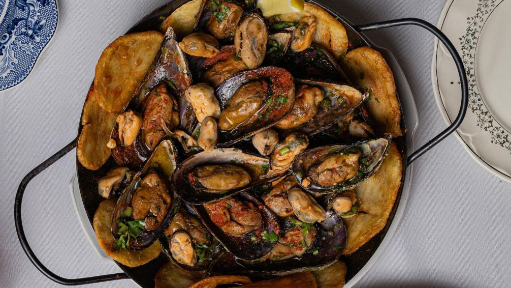 De Lucía Tapas: el rincón español que conquista el Mercado de San Telmo