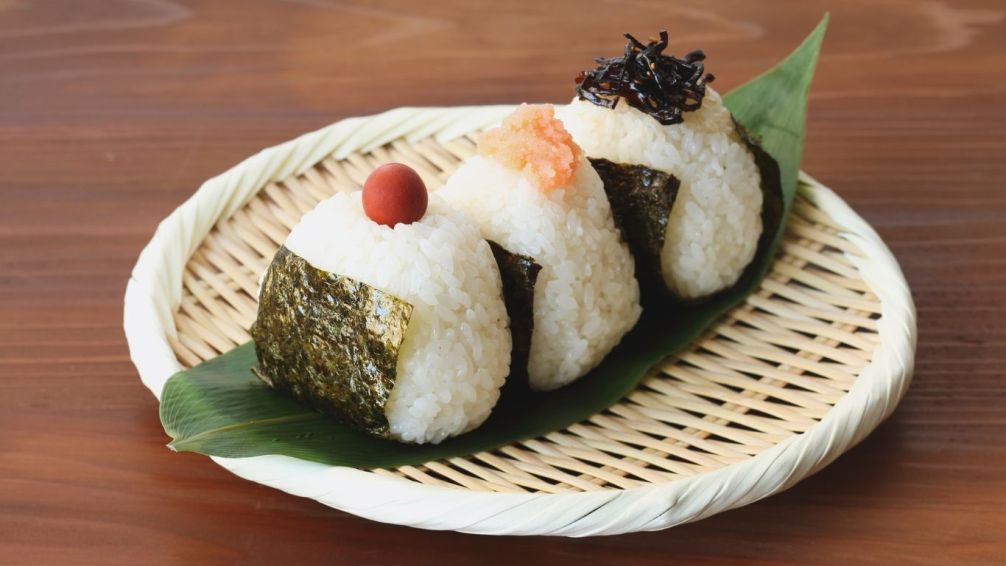 Onigiri en Núñez: el bocado japonés que se volvió furor en Buenos Aires