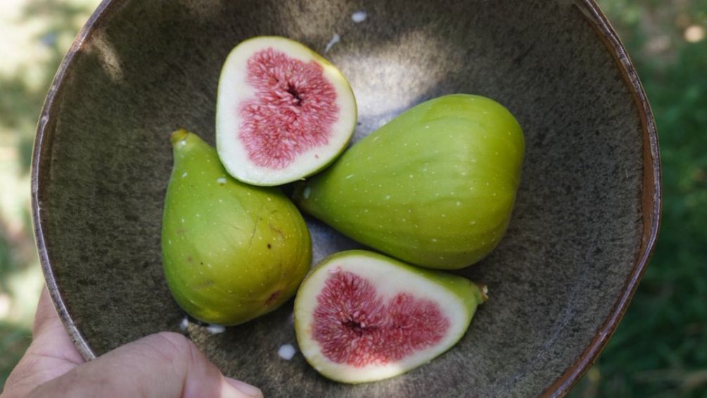 El "oro dulce" de la cocina: la fruta con más calcio que la leche que es furor en CABA