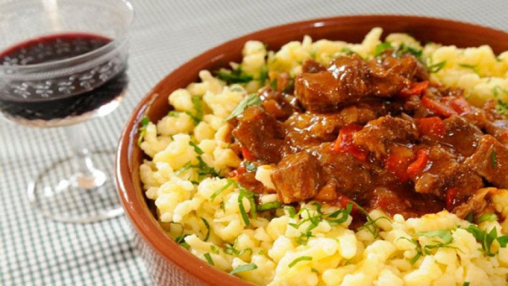 Buenos Aires se llena de goulash: la fiesta que promete conquistar el domingo de Pascua