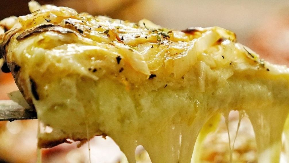 Fugazzeta: la historia de la pizza que nació en La Boca