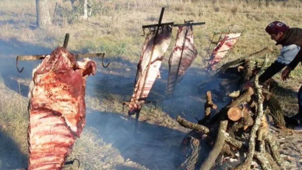 Llega la Fiesta del Costillar de Búfalo a la Estaca: gastronomía y tradición