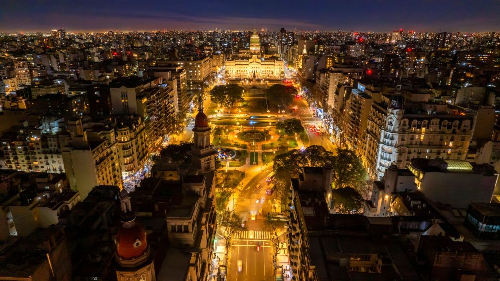 Viva Avenida de Mayo: música y gastronomía gratis