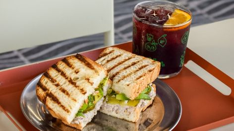Café Galpón: sabores únicos y moda sustentable frente a Parque Centenario