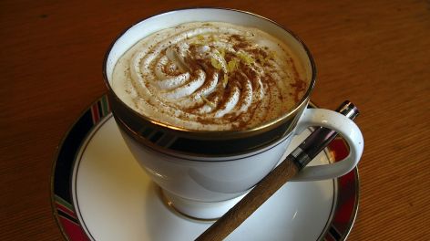El secreto en tu taza: La especia que potencia el café y mejora la memoria