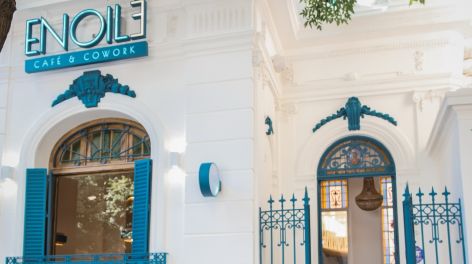 Enoile Café: un rincón con aires griegos, buen café y espacio para coworking en Caballito
