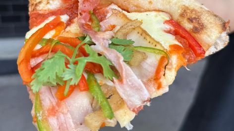 La pizza que conquista Buenos Aires: masa madre, burrata y mucha actitud