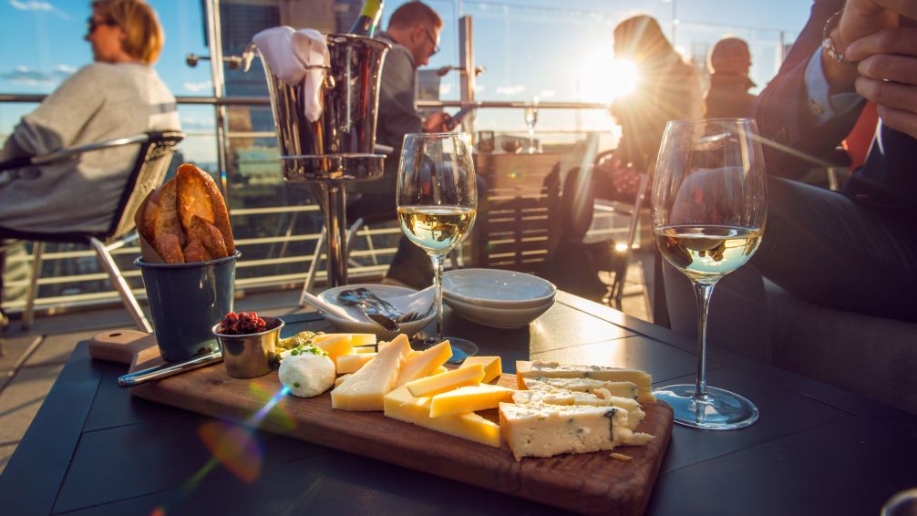 ¿Cuándo almorzar en Buenos Aires? La ciencia tiene la respuesta (y podría mejorar tu próxima salida)