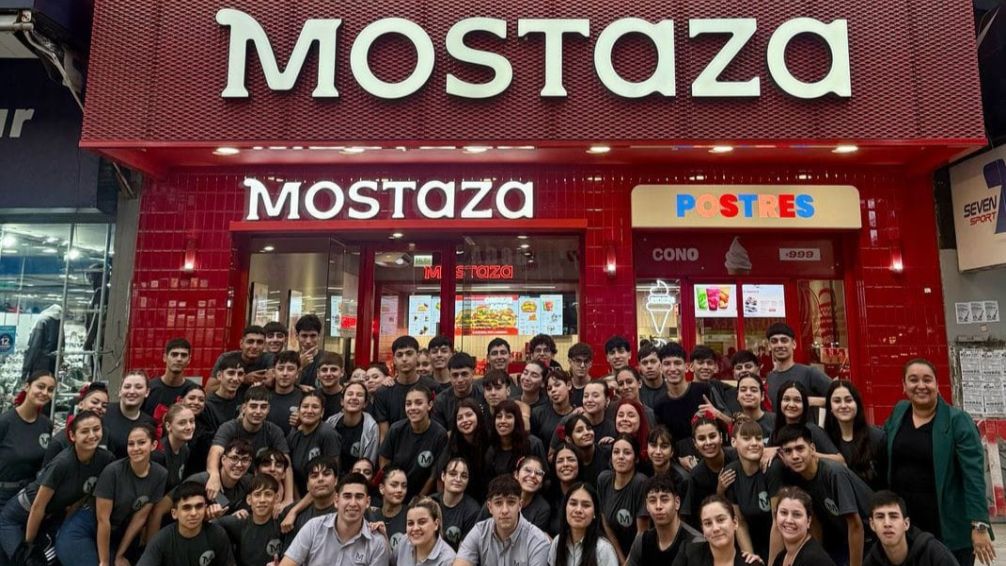 Mostaza desembarca en Lomas de Zamora con una experiencia fast food renovada