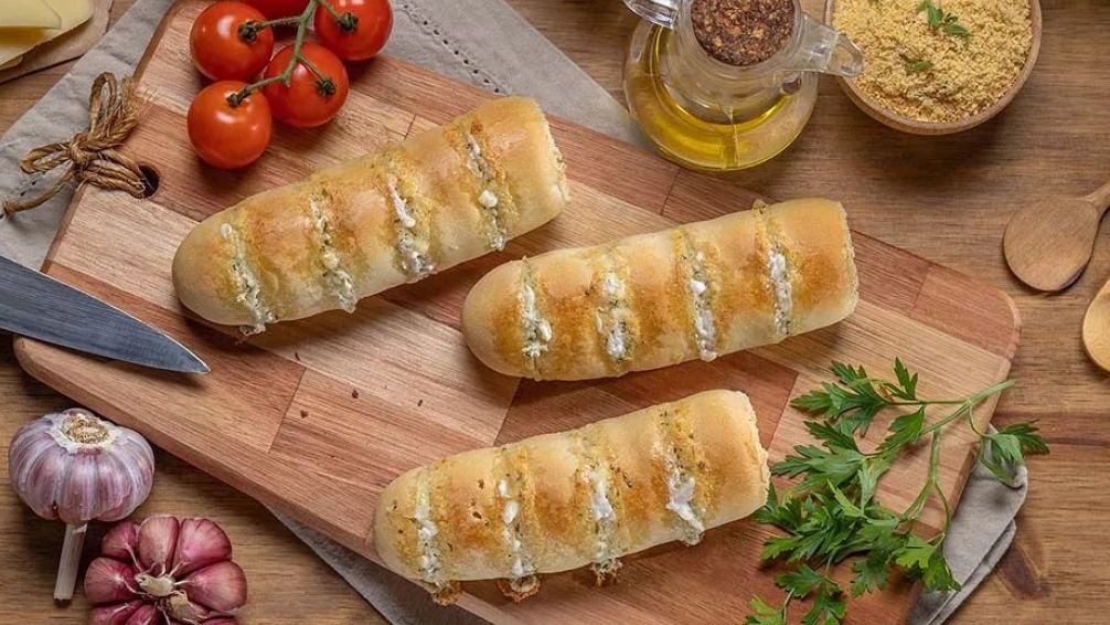 El pan de ajo brasileño que promete conquistar las mesas argentinas