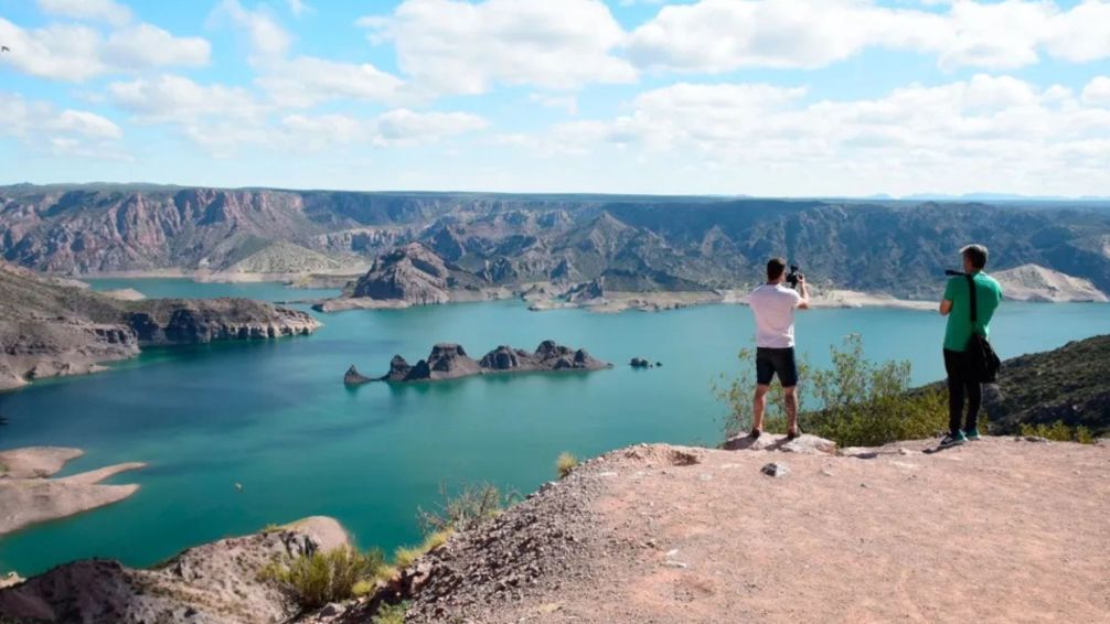 Cañón del Atuel: un viaje por la Mendoza más salvaje, entre ríos, montañas y sabores locales 