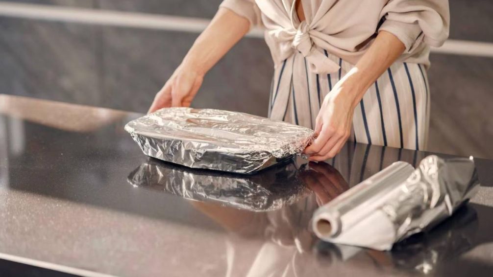 Chau al papel film: la alternativa ecológica que cuida tus alimentos y tu bolsillo
