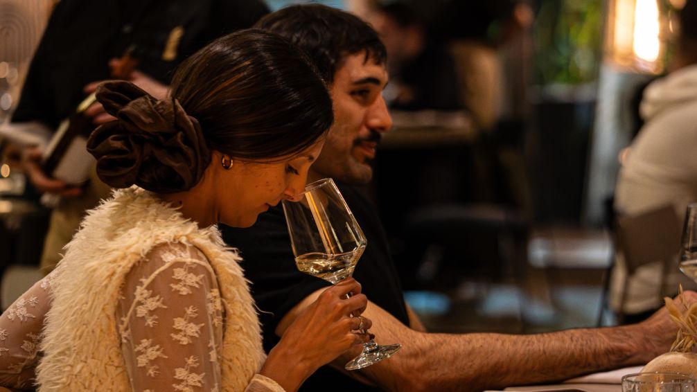 Vino, alta cocina y atmósfera íntima: así son las Noches Idílicas de Idilio en Saavedra