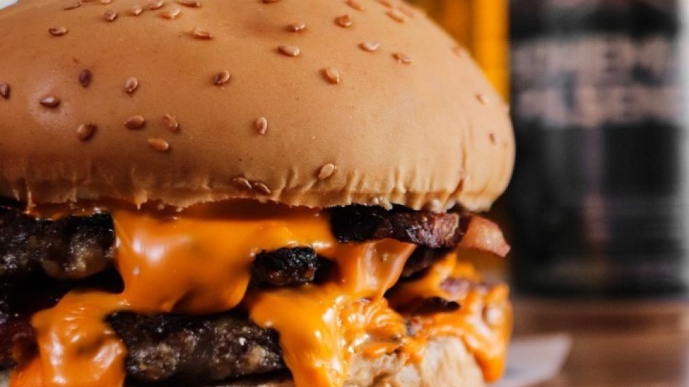 De parrillas gourmet a medialunas con cheddar: las hamburguesas que tenés que probar en Buenos Aires