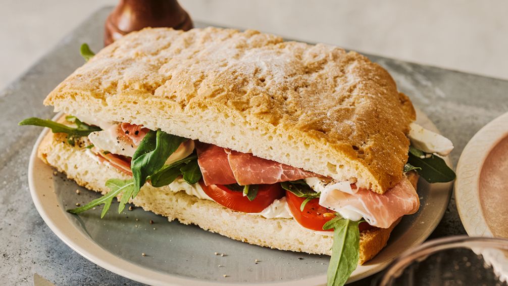 La ciabatta: el pan italiano que conquistó Buenos Aires y se convirtió en estrella de los sándwiches