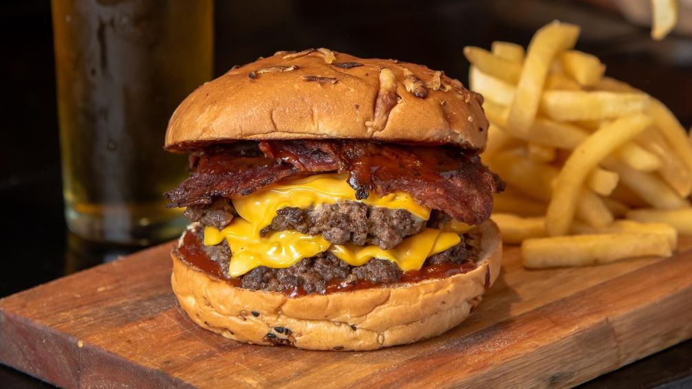 Hamburguesas desde $3.000 y la mejor del mundo está en Buenos Aires: dos paradas obligadas 