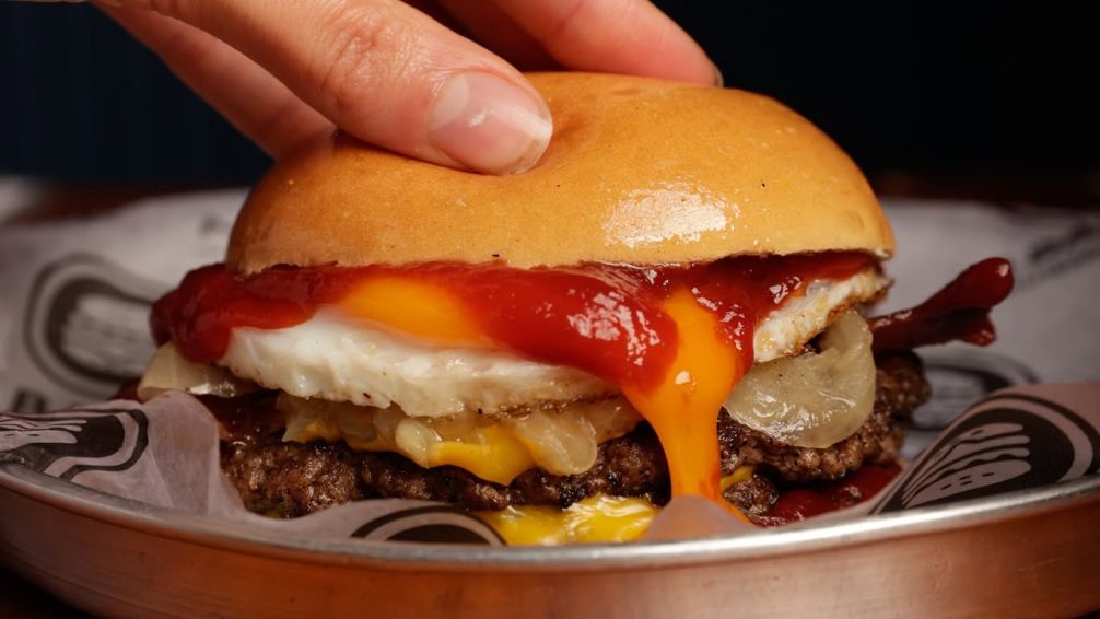 Hamburgueseate al 50%: la cadena porteña que lanzó un descuentazo en octubre