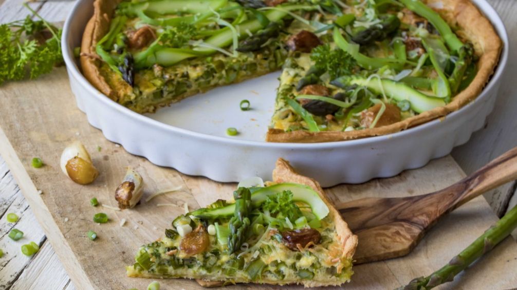 Tarta de espárragos sin gluten: una receta fresca y saludable para disfrutar el verano porteño