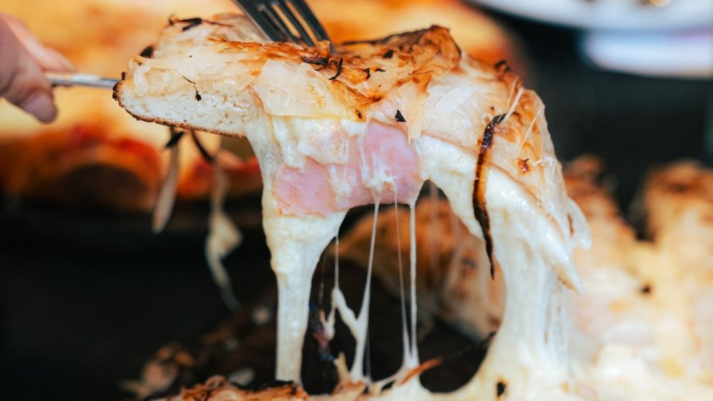 Pizzerías históricas de Buenos Aires: cinco clásicos donde la muzza cuenta la historia de la Ciudad