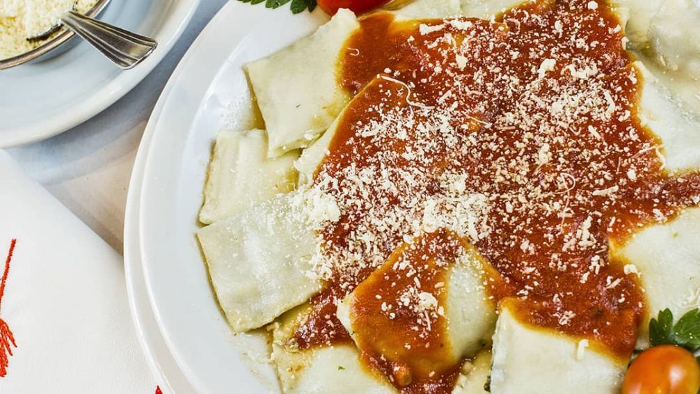 Pippo, el bodegón eterno del Microcentro que volvió al corazón de la gastronomía porteña