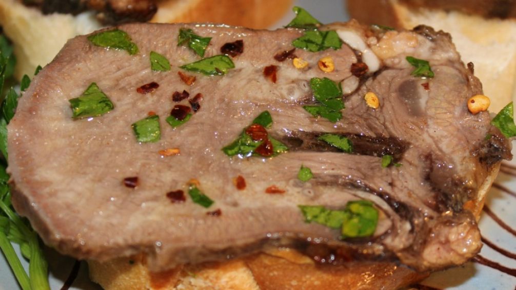 Lengua a la vinagreta: el clásico navideño que nunca falla en la mesa porteña