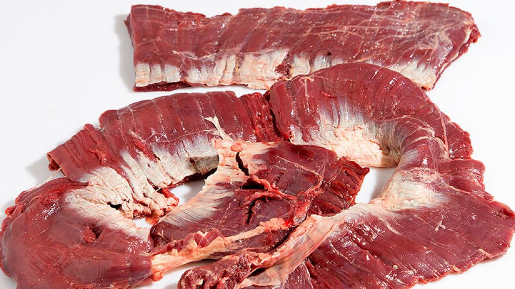 Centro de entraña: el corte que se mete en la parrilla porteña