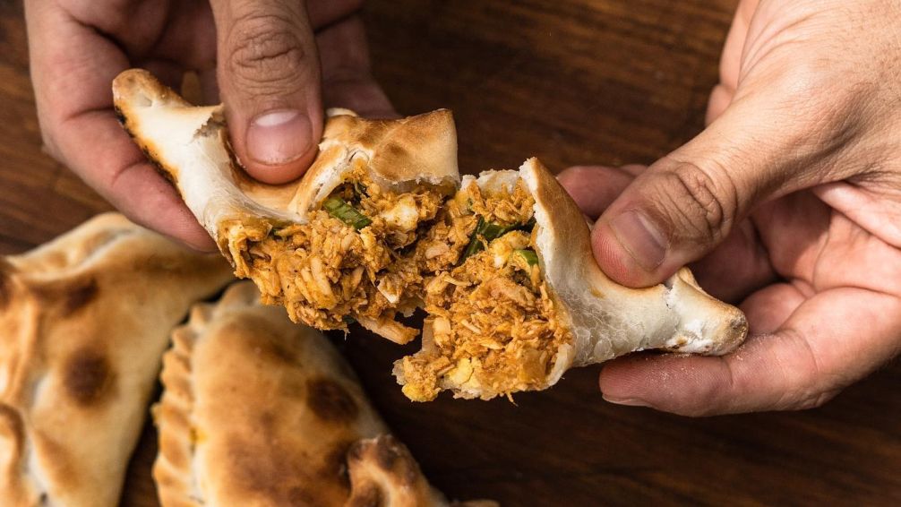 La empanada que conquistó al mundo: el sabor del norte que también enamora en Buenos Aires