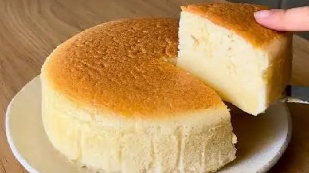 La tarta de queso japonesa que es furor: receta para el postre más esponjoso