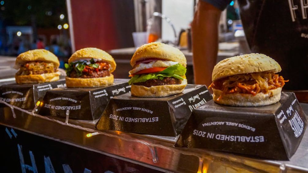 La noche más burger de Buenos Aires: combos al 50% en más de 200 hamburgueserías