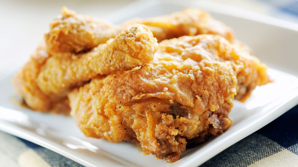 Pollo frito casero: los secretos para que quede crocante y parejo