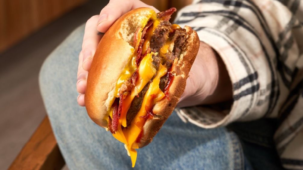 Cuánto cuesta comer una hamburguesa en YPF Full en mayo de 2026