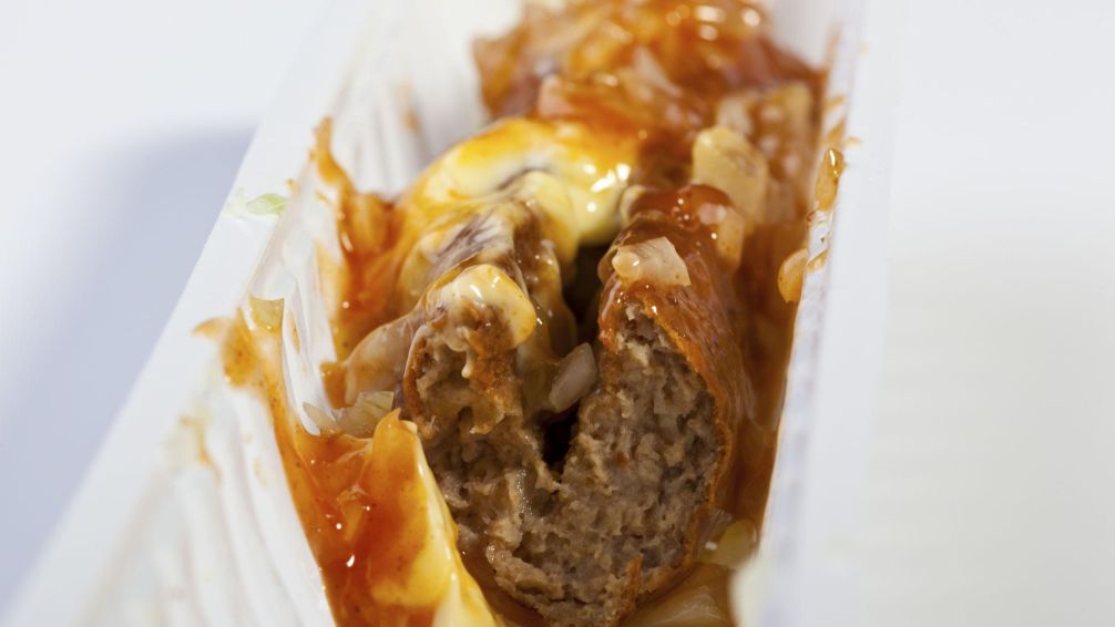 Frikandel: qué es y cómo hacer el clásico snack holandés
