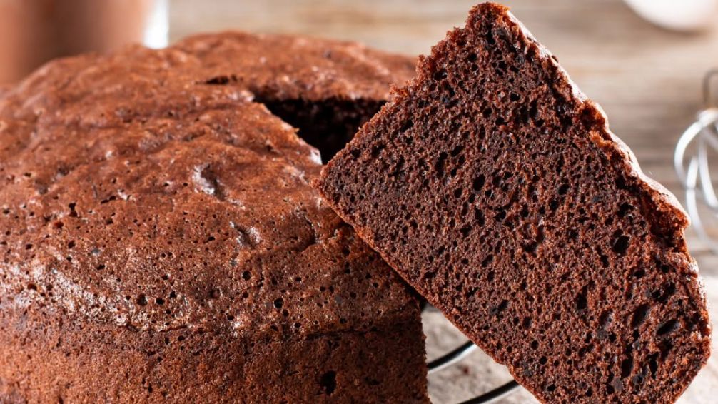 Bizcochuelo de chocolate proteico: listo en 15 minutos