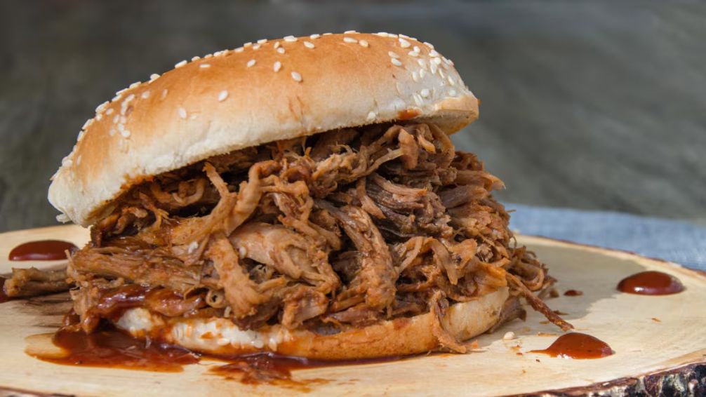 Bondiola desmechada: receta fácil para tus invitados y ver el Mundial