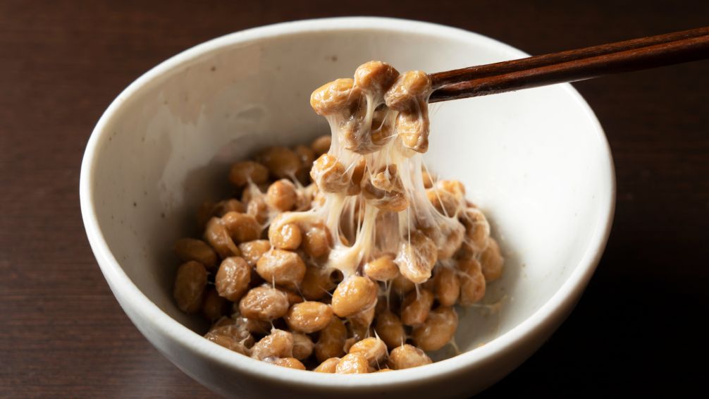 Qué es el natto, el alimento japonés fermentado que cada vez gana más popularidad