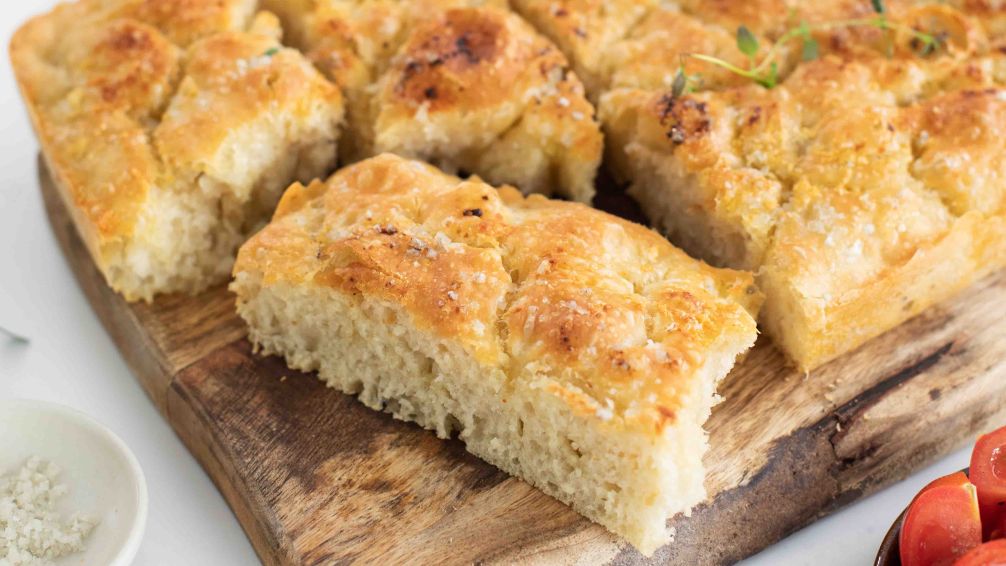 Cómo hacer focaccia italiana perfecta: la receta casera en solo siete pasos