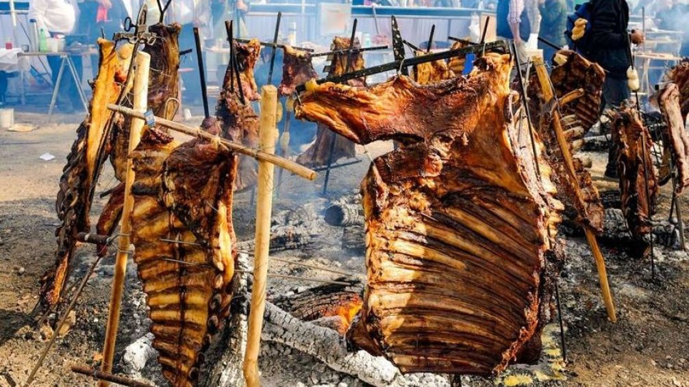 Fiesta del Vacío y la Tradición en Guernica con gastronomía y shows en vivo